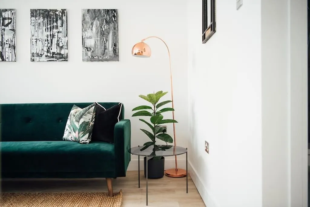 Unique 2 Bedroom Flat In Ilford, London United Kingdom