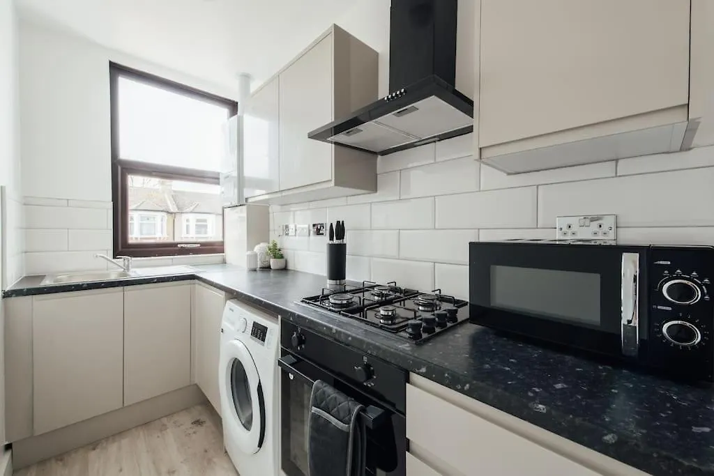 Apartment Unique 2 Bedroom Flat In Ilford, London